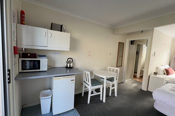 Twin Studio kitchenette