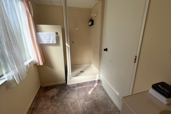 One-Bedroom Studio bathroom